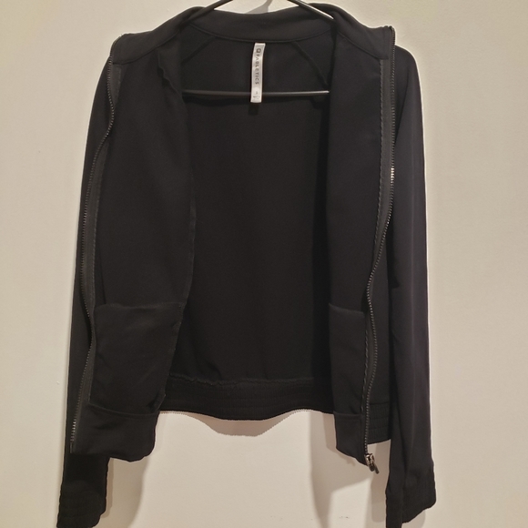 Fabletics Zip Up Jacket Size Small - Picture 4 of 9